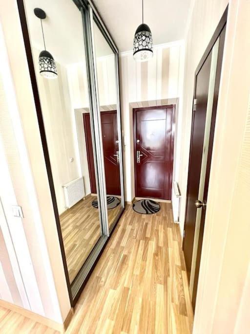 Beauty Studio In Center Apartment Chisinau Exterior photo